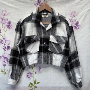 Pacsun L.A. Hearts Black And White Plaid Cropped Flannel Button Shacket